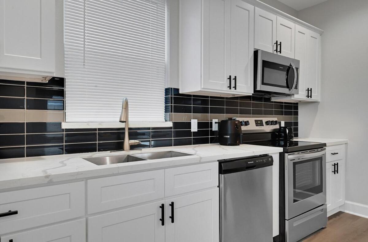 Sleeps 7 10 Min Downtown, Nrg, Med Center, Mall! * Houston