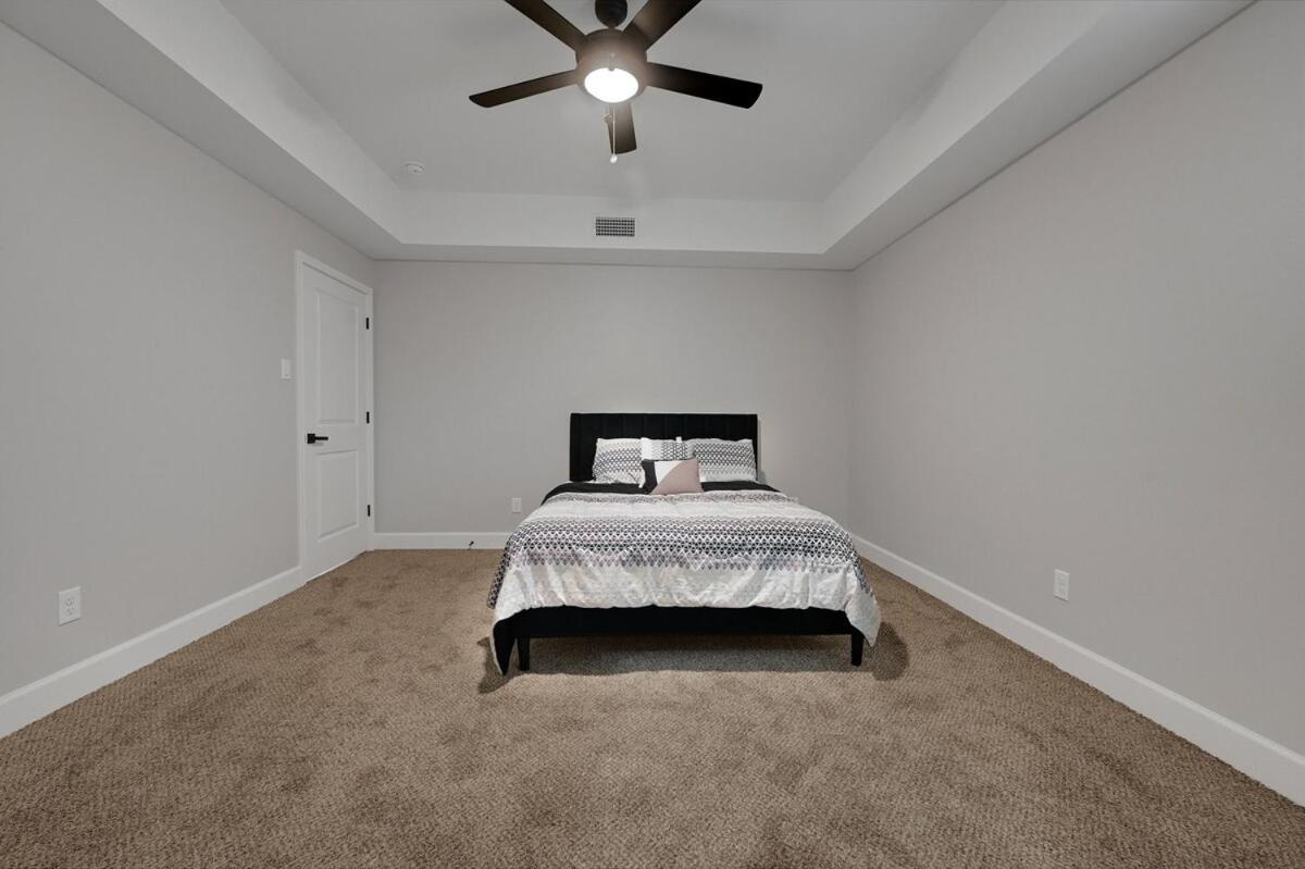 Sleeps 7 10 Min Downtown, Nrg, Med Center, Mall! Holiday home Houston