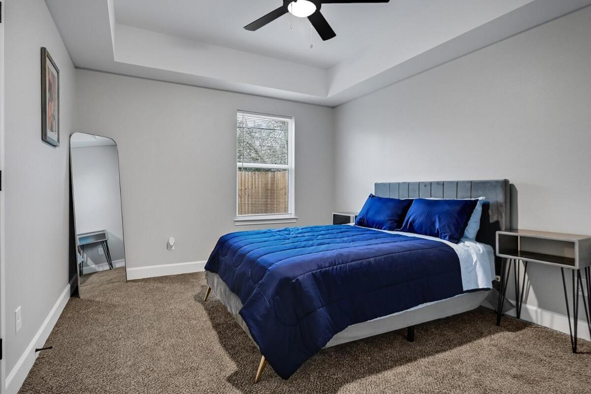 Sleeps 7 10 Min Downtown, Nrg, Med Center, Mall!
